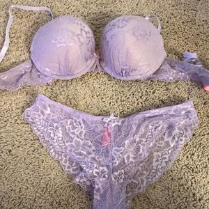 Never worn before lilac bra and panty set